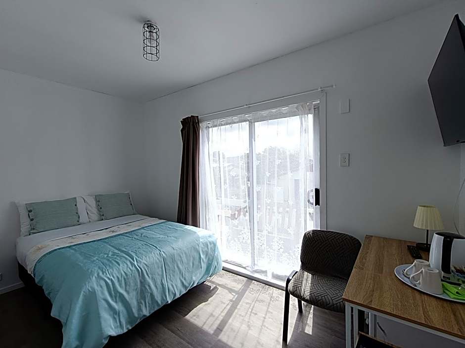 Rainbow Motel & Guest House