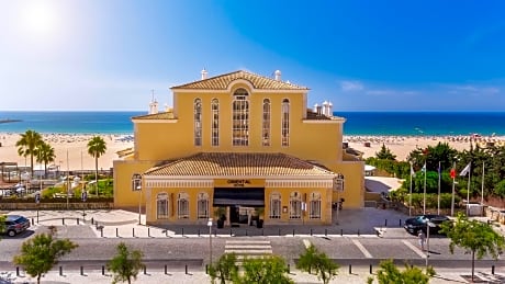 AP Oriental Beach