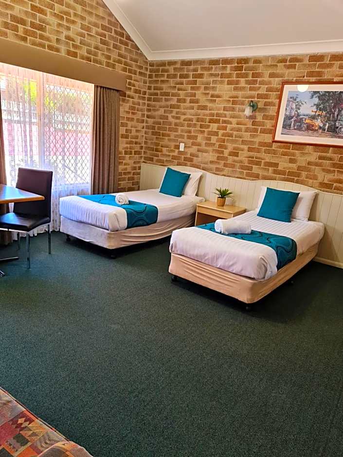 Country Gardens Motor Inn