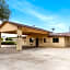 Freer Executive Inn & Studios by OYO