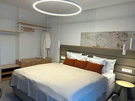 Exclusive PLUS Suite with free Pool and Fitness