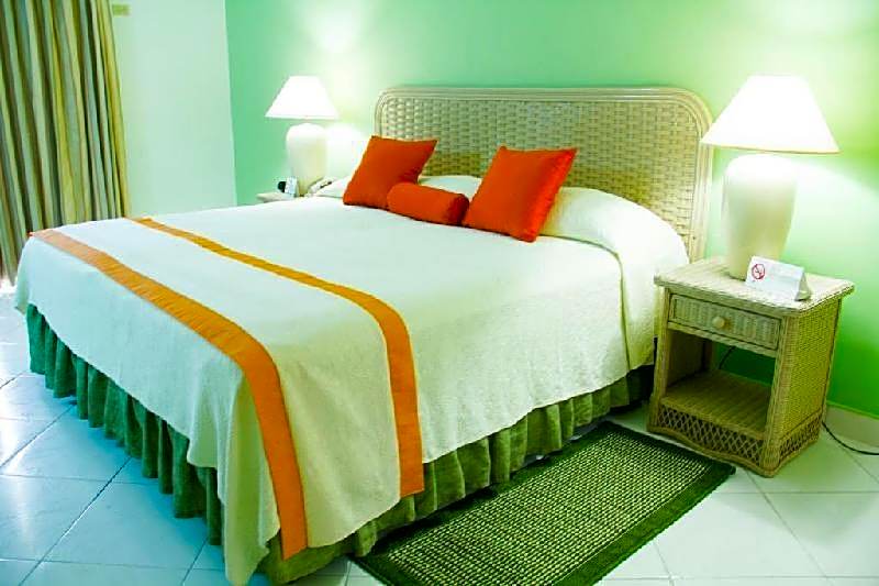 Dover Beach Hotel