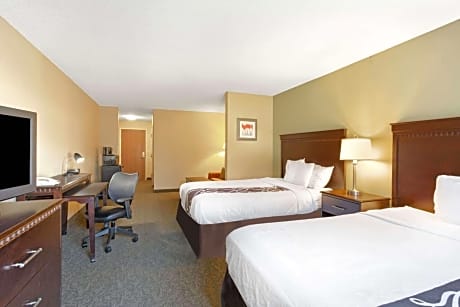 2 Queen Beds Suite Non-Smoking