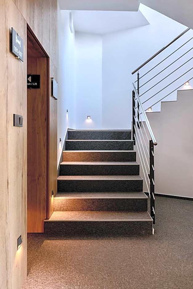 4 SMART HOTEL