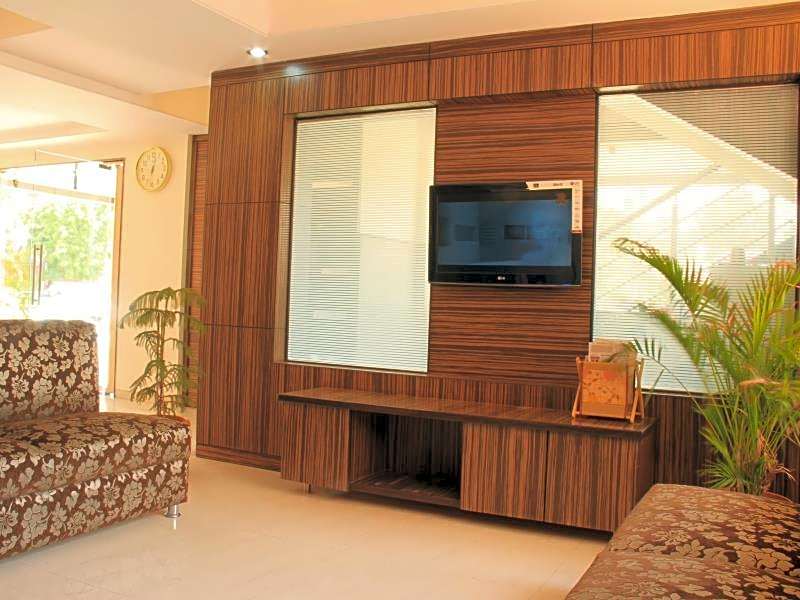 Hotel Sai Gurusthan