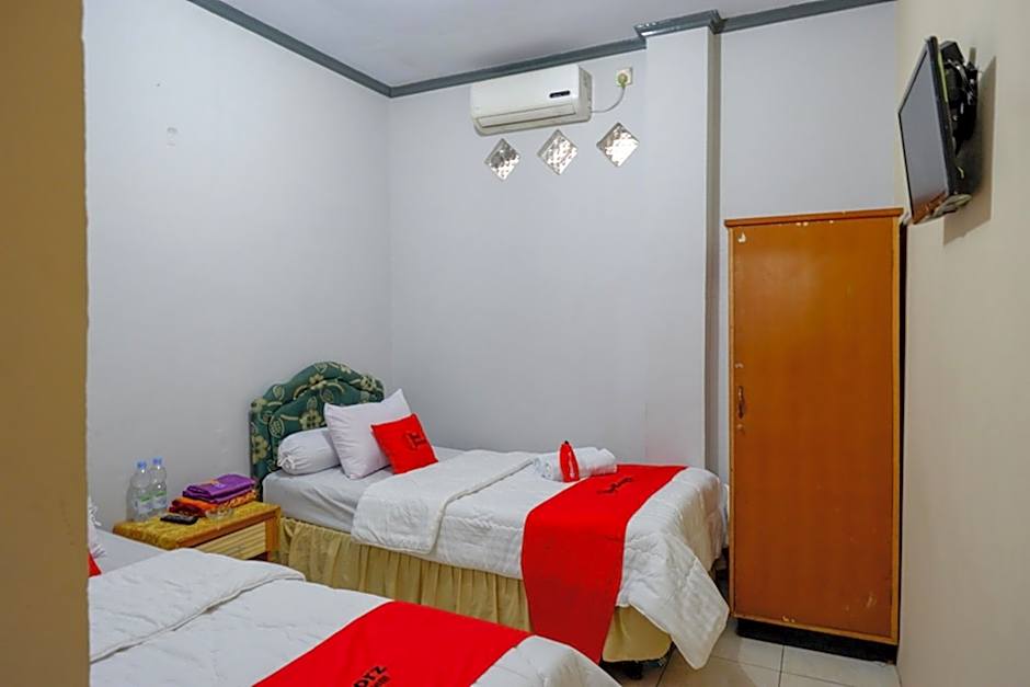 RedDoorz @ Hotel Aulia Majene