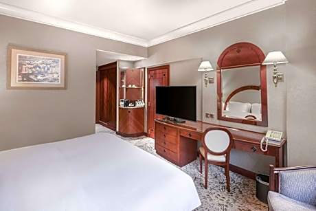 King Guest Room with Partial Haram View