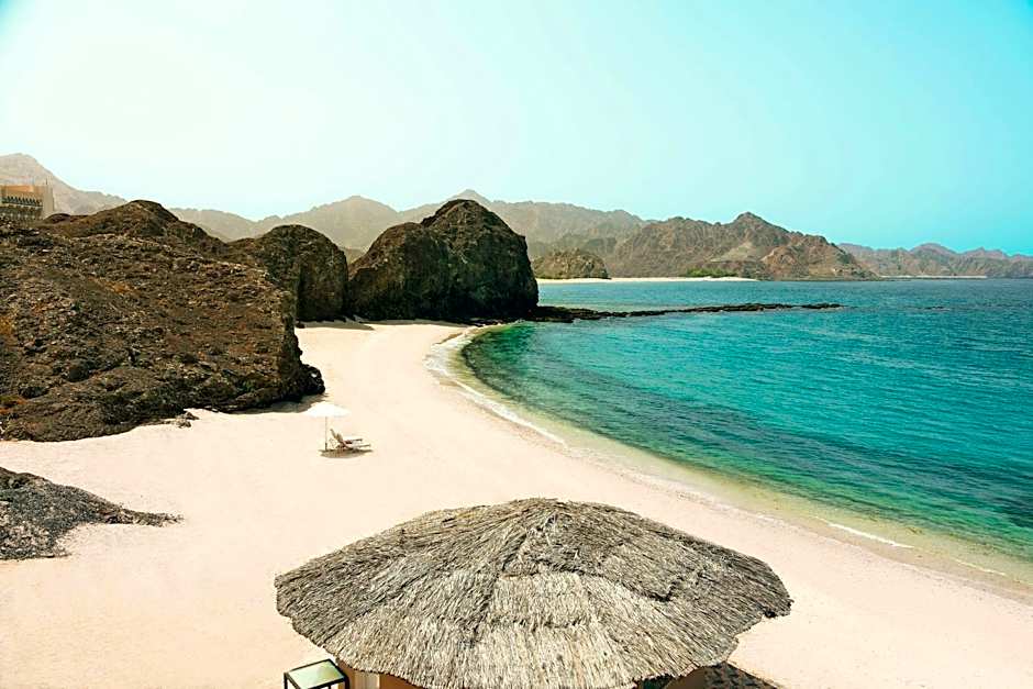 Al Bustan Palace, a Ritz-Carlton Hotel