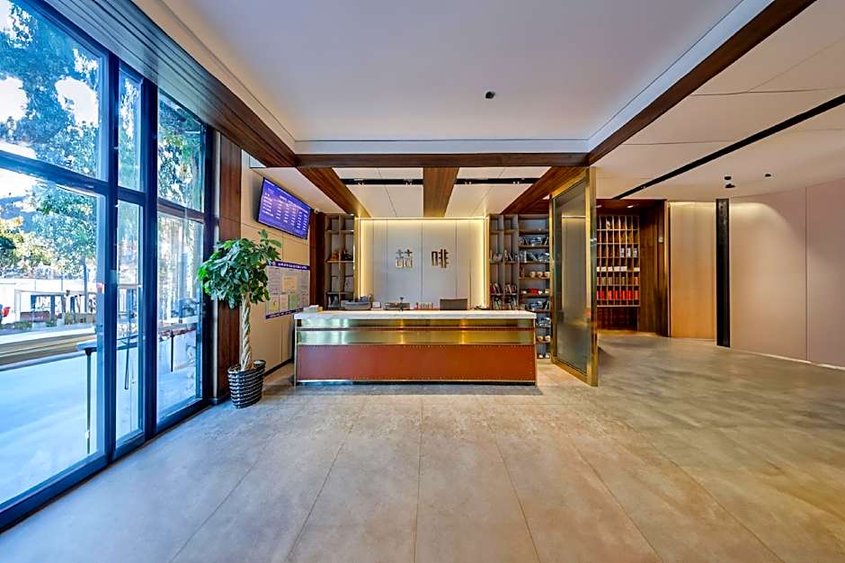 James Joyce Coffetel Xishuangbanna Poshui Square Manjinglan Ancient City