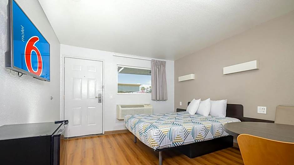 Motel 6 Ontario Airport