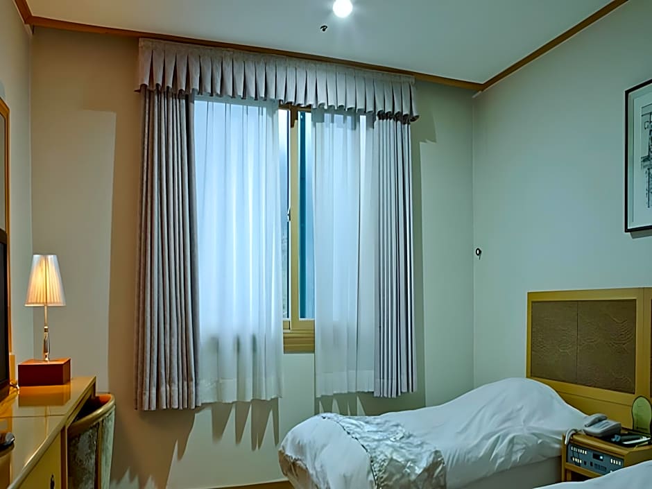 Mudeung Park Hotel