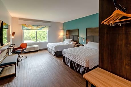 Queen Room with Two Queen Beds - Mobility Access
