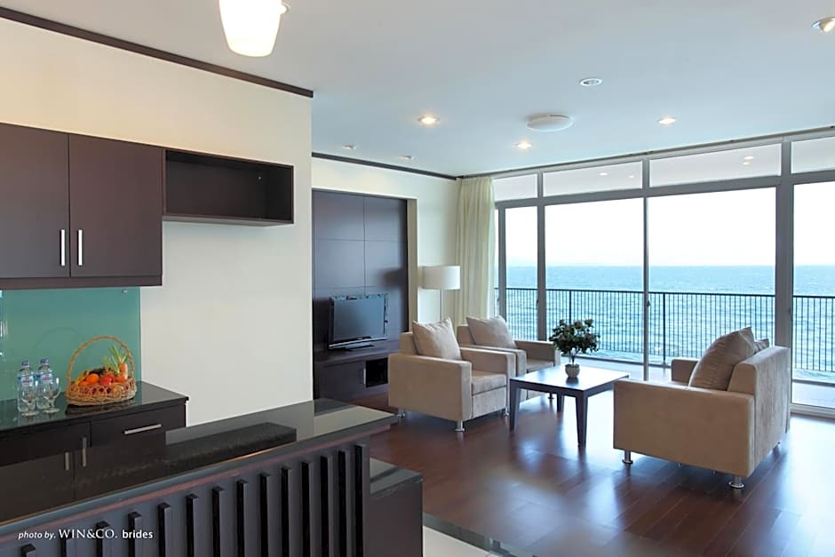 Tiara Bunga Hotel & Villa