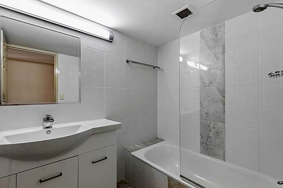 White Crest Apartments