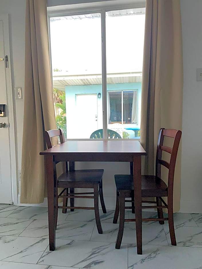 Daytona Shores Inn and Suites