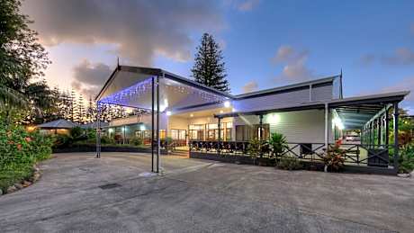 Paradise Hotel & Resort