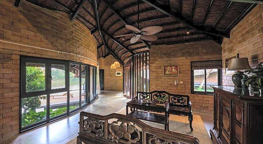 Tomodachi Retreat - Làng Mít