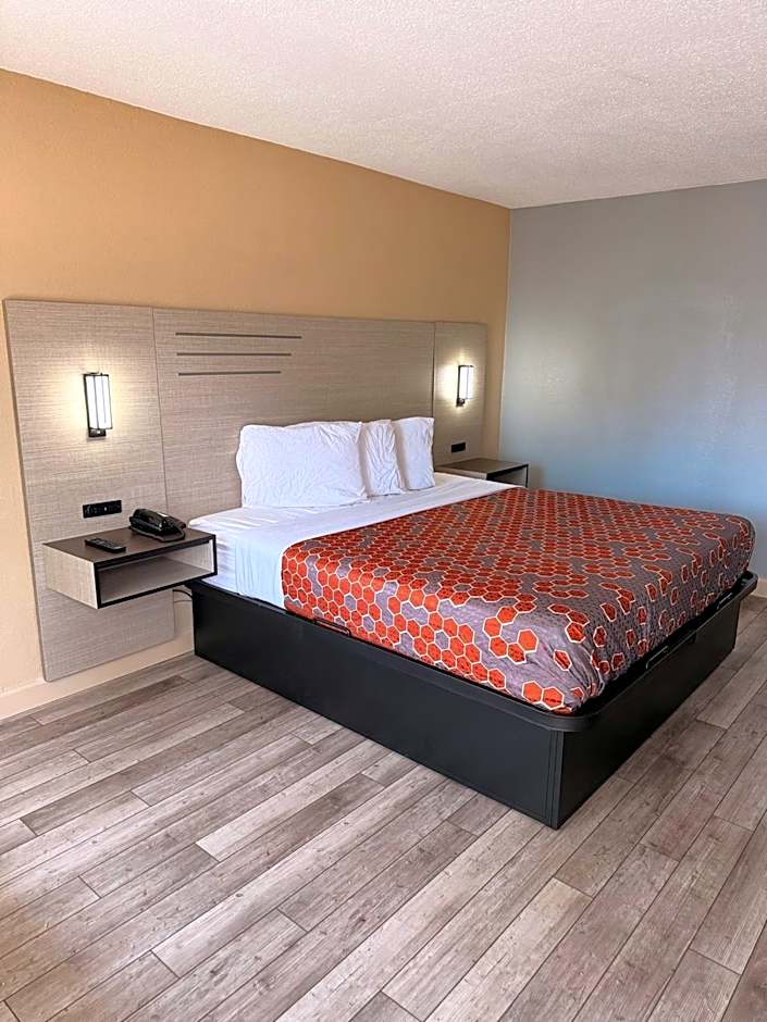 Photo 1 of 3 of King Suite