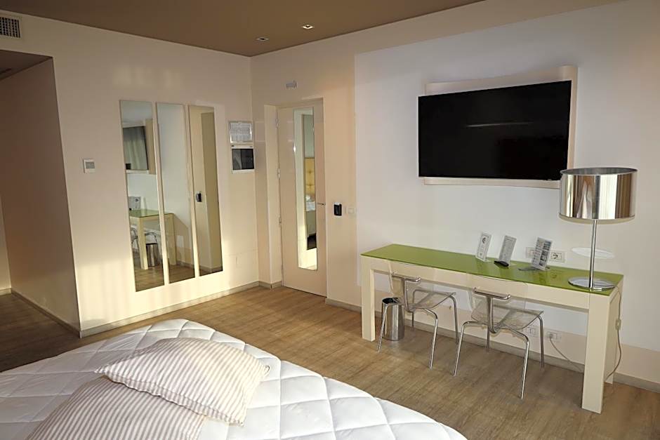 One Hotel & Restaurant