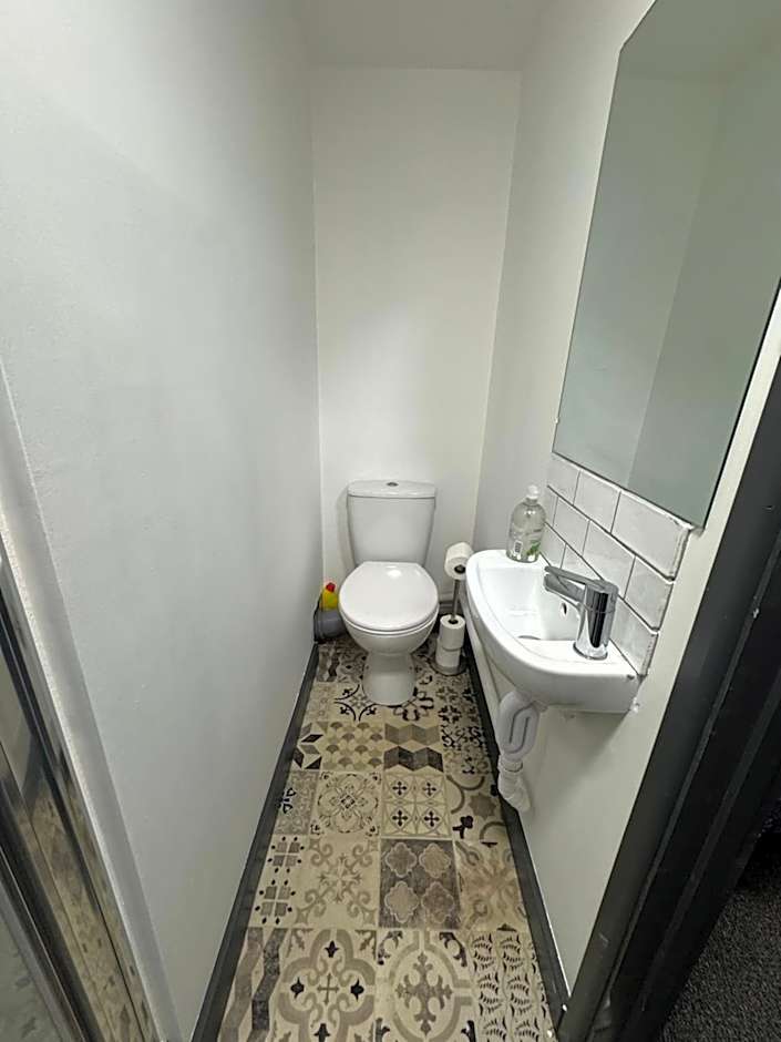 Gate Lodge - Private En-suite rooms, Kings Lynn, central location