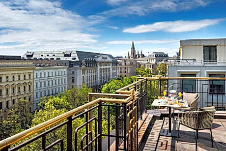 King Penthouse Royal Suite