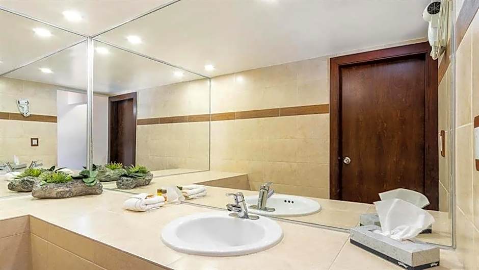 Puerto Nuevo Baja Hotel & Villas