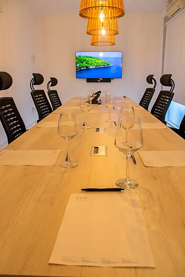 Ker Urquiza Hotel & Suites