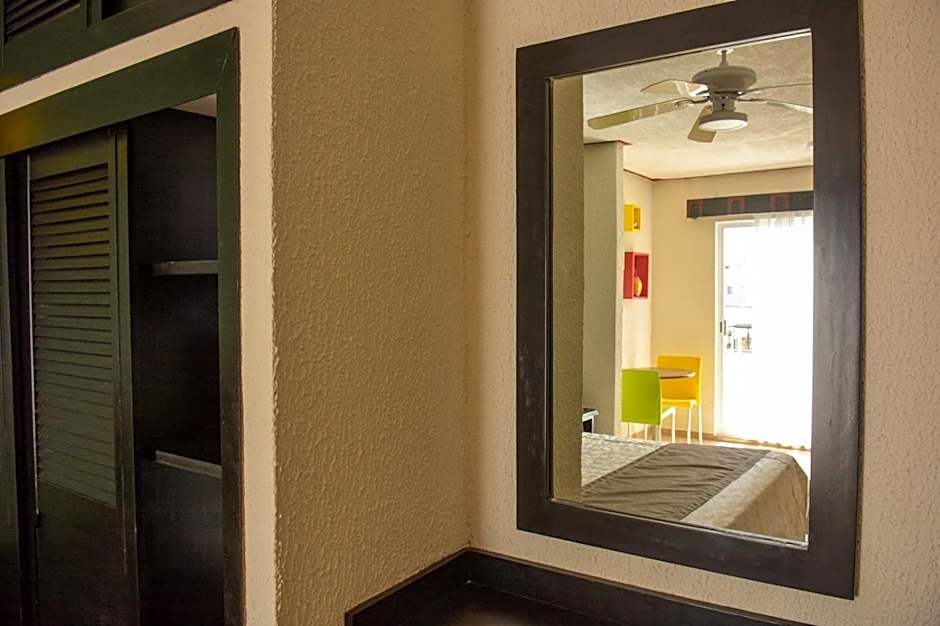 Suites Los Arcos