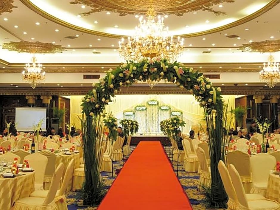 Golden Port Hotel