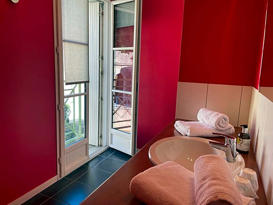 Logis Hotel Castel de Mirambel