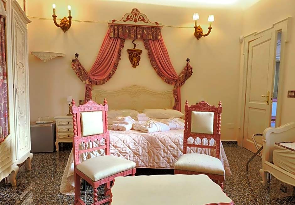 The Crown Palace - Gallipoli