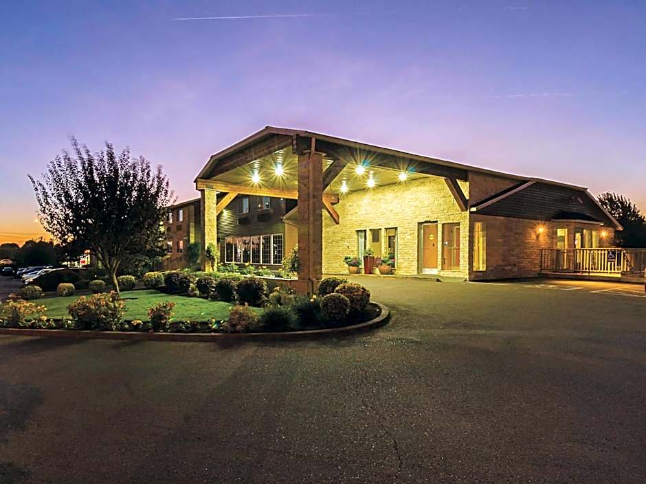 La Quinta Inn & Suites by Wyndham Woodburn