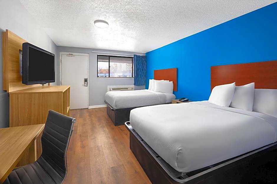 Super 8 by Wyndham Portsmouth - Norfolk
