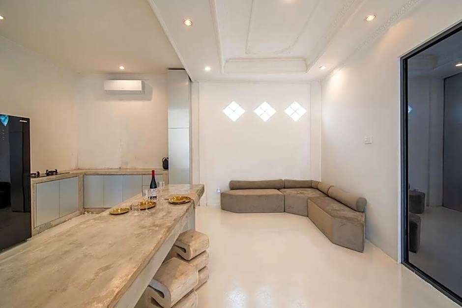 Canggu Modern Mansion - 5 mins to Finns Beach Club