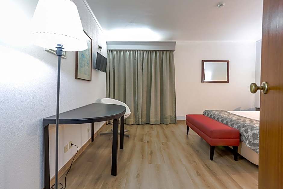 Photo 1 of 8 of Suite