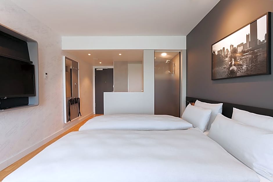 Vienna House by Wyndham Ernst Leitz Wetzlar