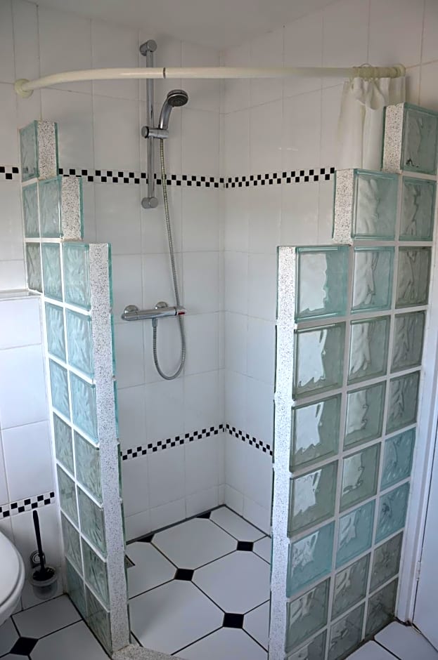 Pension 't hofje 350 meter van het strand