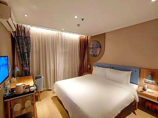 Home Inn (Guangzhou Tianpingjia Metro Station)