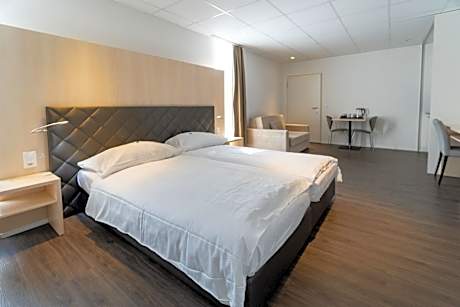 Superior Apartment - Railway side / No Windows to open