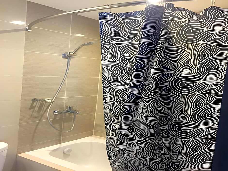 MACTAN NEWTOWN EXECUTIVE STUDIO