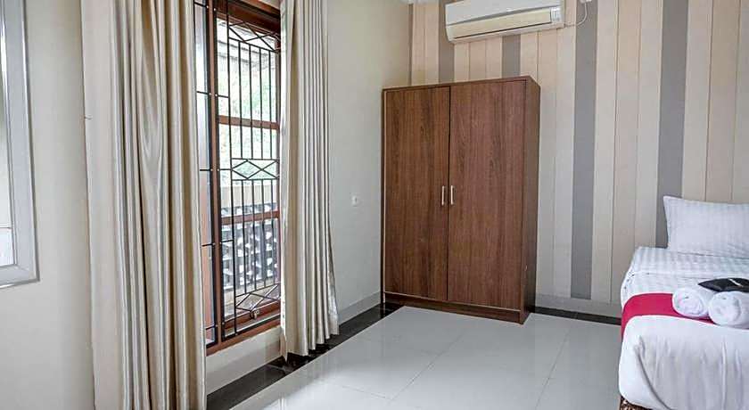 RedDoorz Syariah near Jamtos Jambi 2