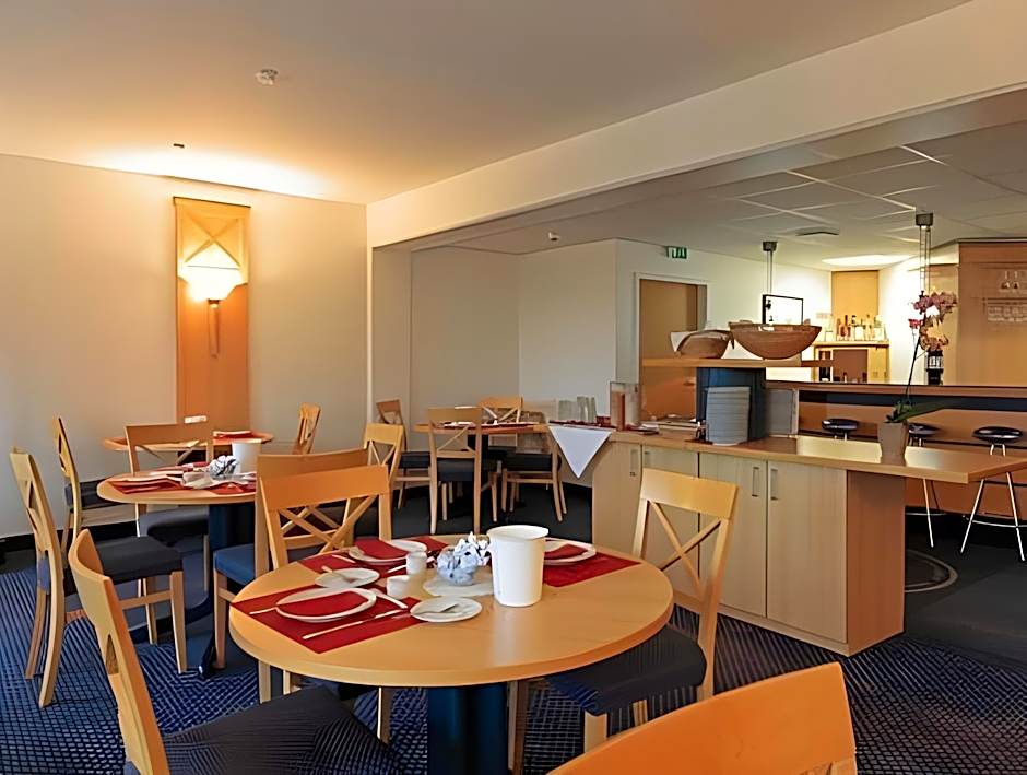 Hotel NEAR BY