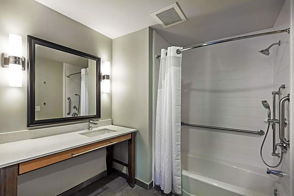 Holiday Inn Houston NE-Bush Airport Area By IHG