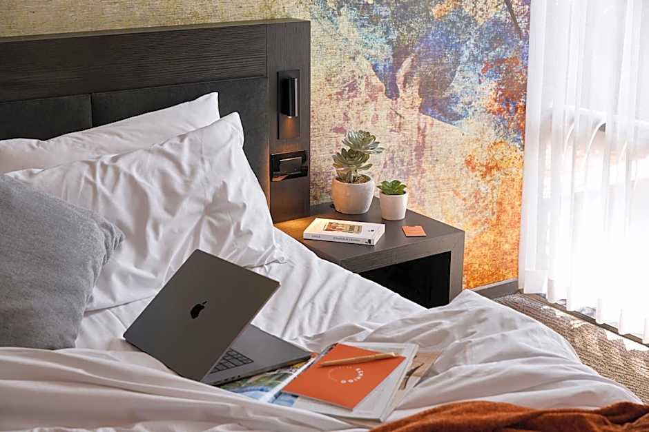 Kennigo Hotel Brisbane, Independent Collection by EVT