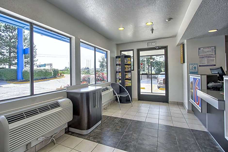Motel 6-New Cumberland, PA - Harrisburg - Hershey South