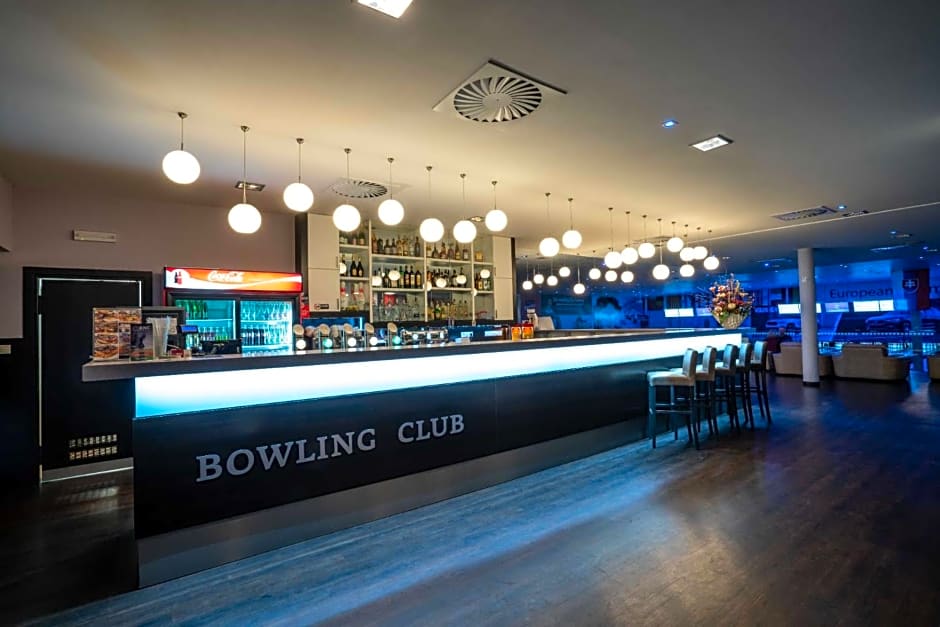 BNC Hotel - Restaurant - Bowling