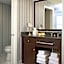 Newport Beach Hotel And Suites