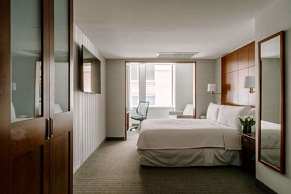 CLUB QUARTERS HOTEL, CENTRAL LOOP