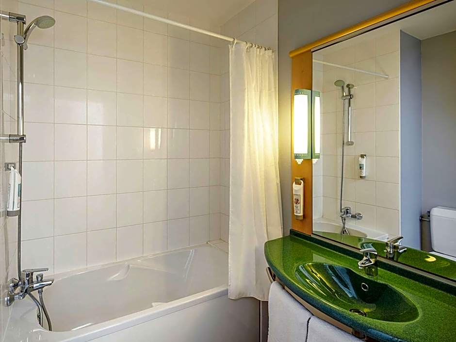 ibis Chartres Ouest Luce