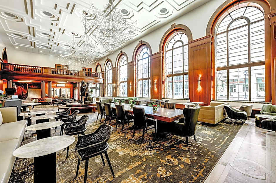 Hotel Fort Des Moines, Curio Collection by Hilton